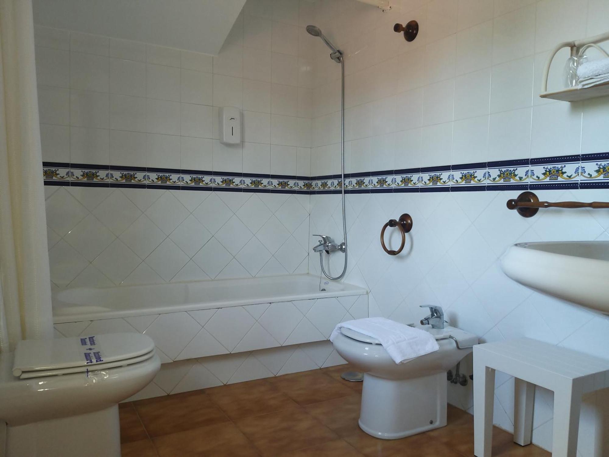 Hostal Restaurante O'Cadaval Frades Room photo