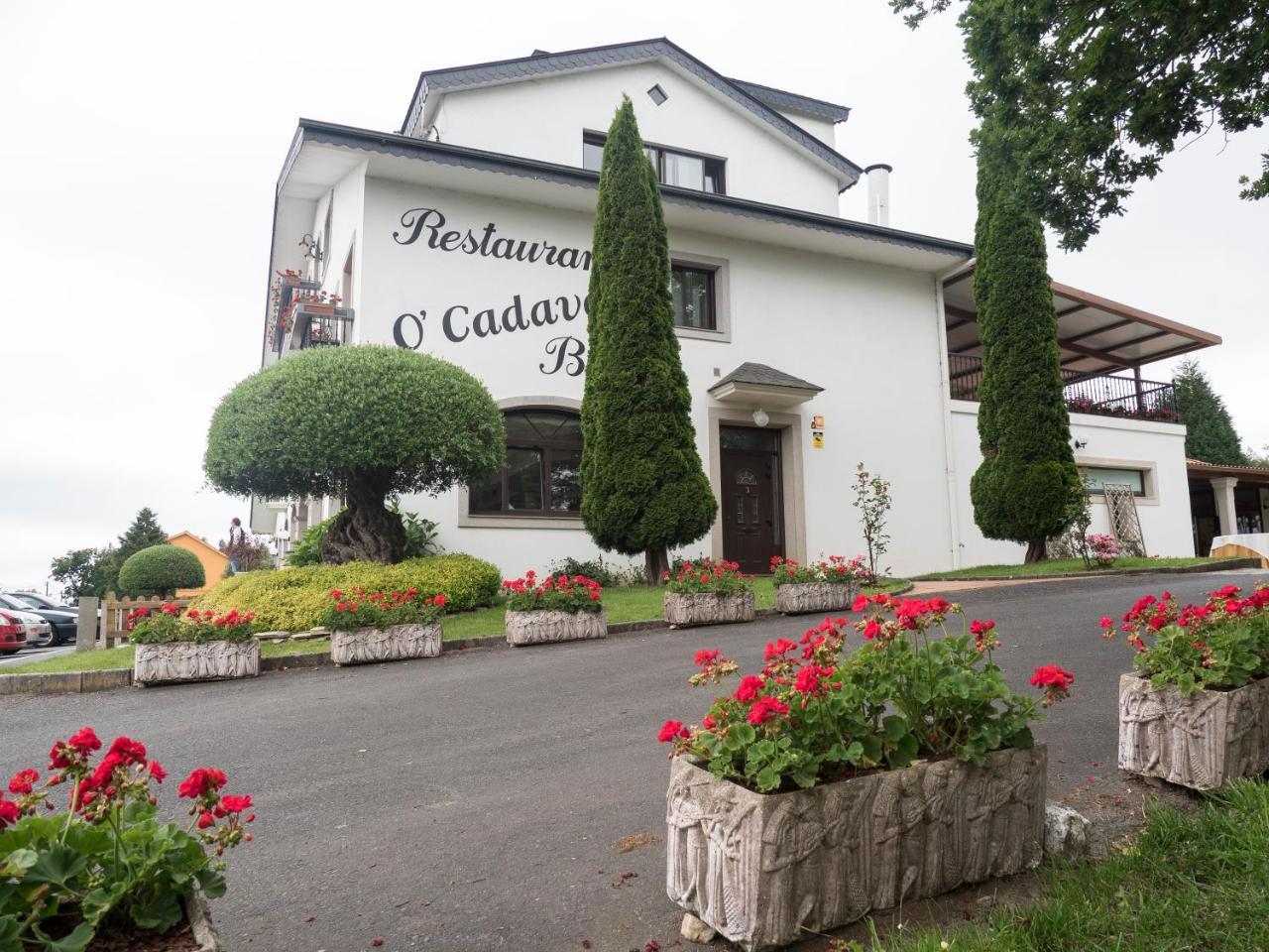 Hostal Restaurante O'Cadaval Frades Exterior photo